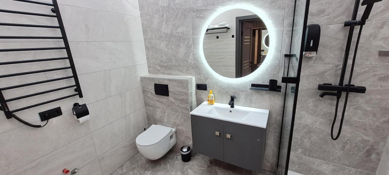 Стильні Апартаменти Атлант Lutsk Luaran gambar